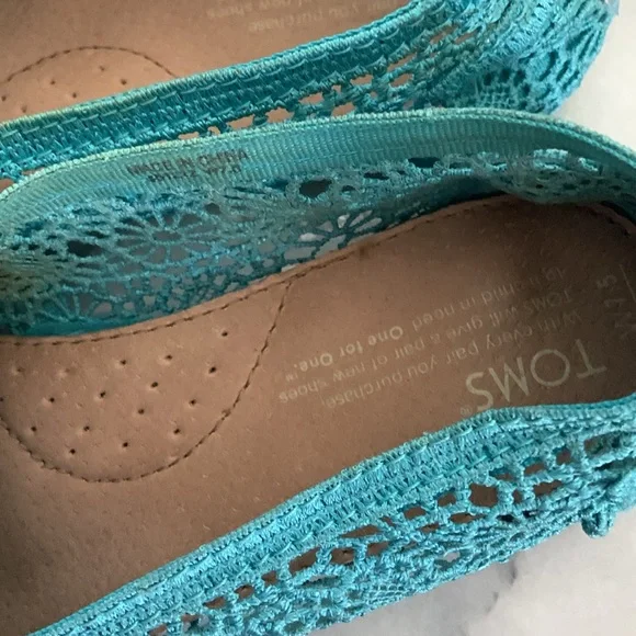 TOMS Turquoise Lace shoes, size 7.5 - Picture 5 of 7